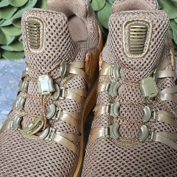 Women's Nike Athletic Shoe Shox Gravity Metallic - Picture 8 of 13